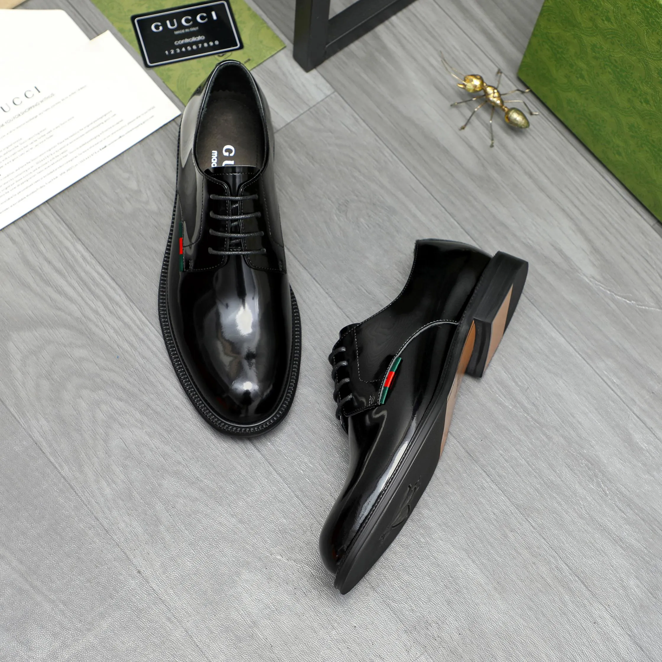 Men's shoes 💰500 Product trademark: GUCCI "Gucci" business lace-up leather shoes Regular size: 38-44 (45.46 custom-made, non-returnable) Product materials: Selected patent cowhide upper, cowhide lining, original rubber outsole
